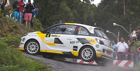 Esteban Vallín era tercero tras una salida de pista
