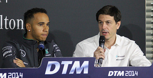 Lewis Hamilton y Totto Wolff
