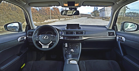 Lexus CT200h