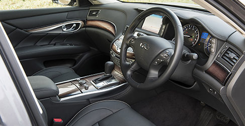 Infiniti Q70