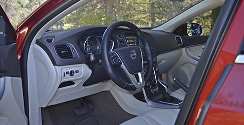 Volvo V40 D4