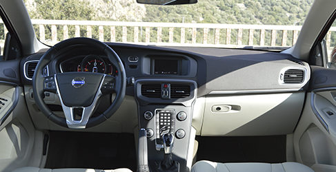 Volvo V40 D4