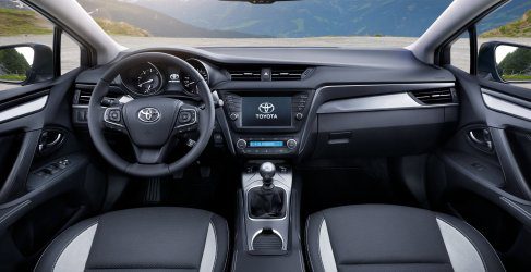Toyota Avensis 2015