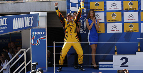 Rob Huff Moscu podio LAda WTCC 2015