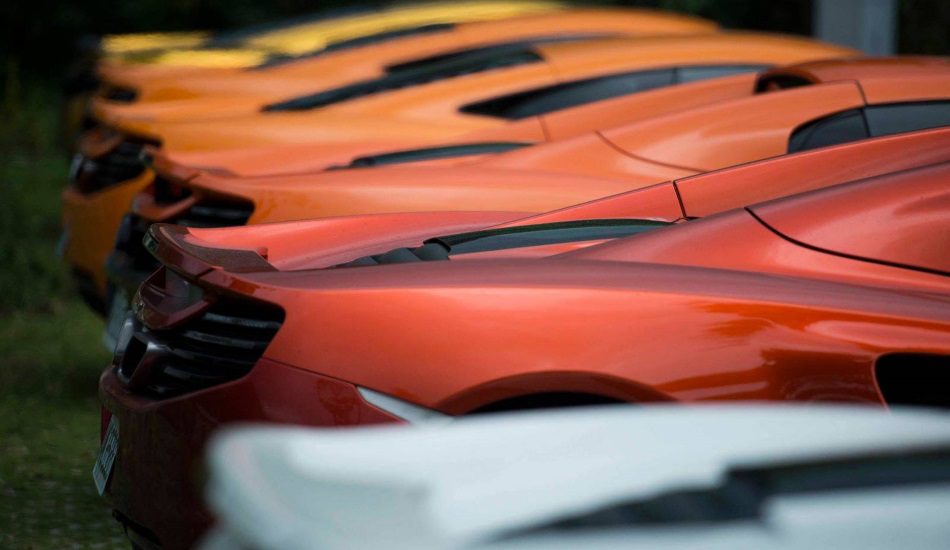 Amlagam de colores en esta reunión de propietarios de McLaren