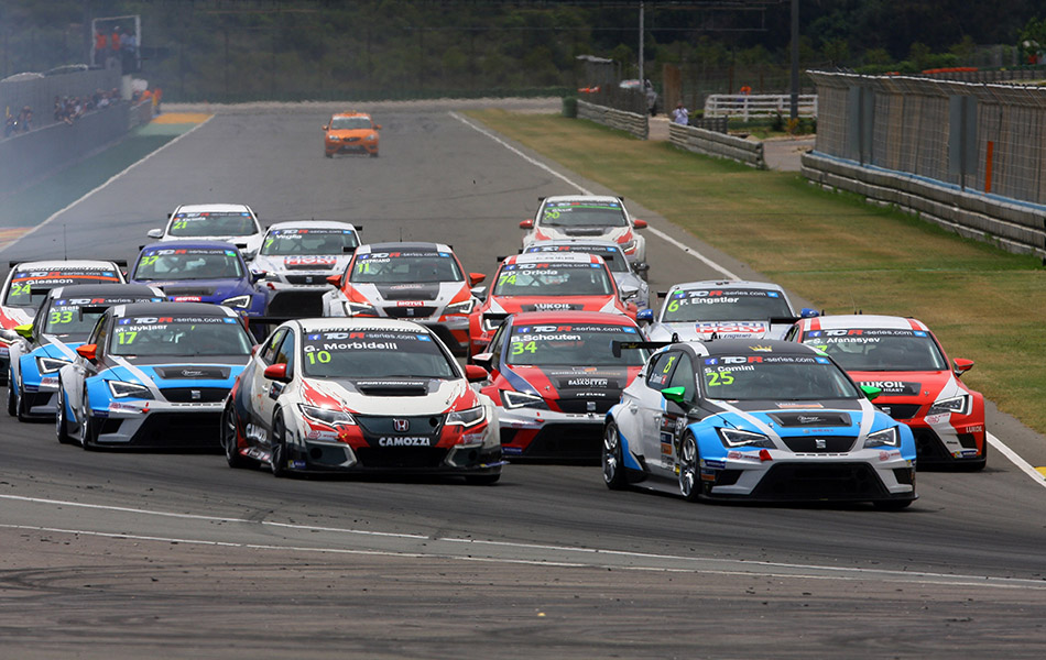 Pelotón de las TCR Series en Valencia