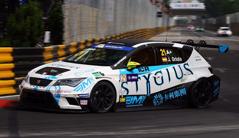 Jordi Oriola a los mandos de su SEAT León de Target Competition