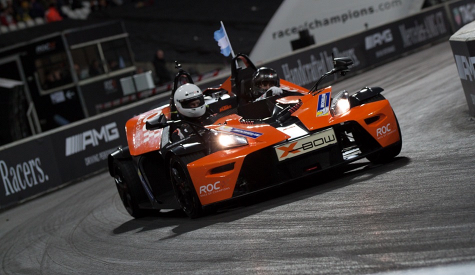 KTM X-Bow en plena evolución por el trazado londinense