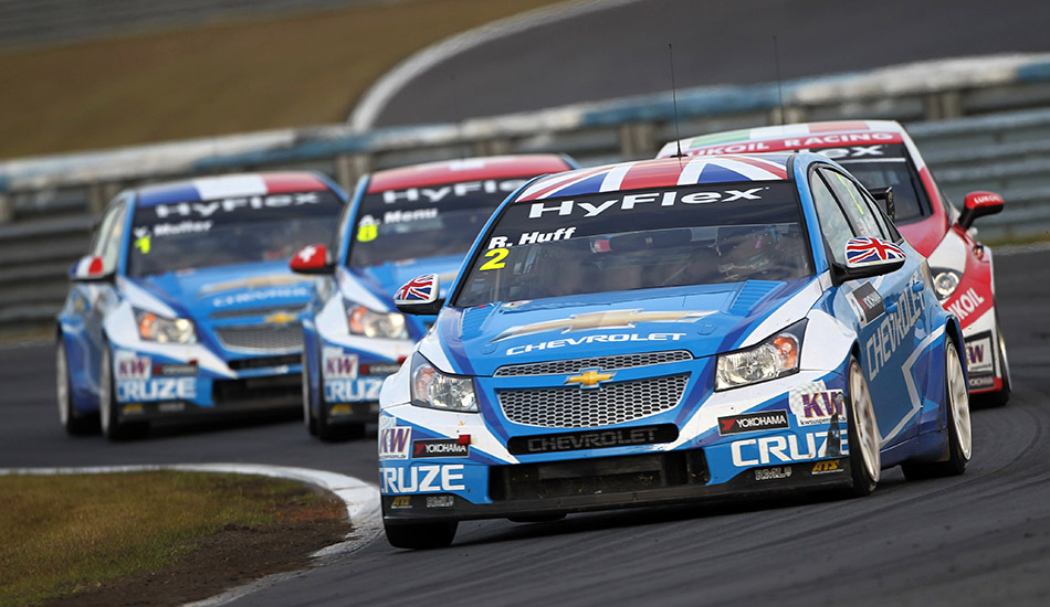Rob Huff lidera a los Chevrolet oficiales en la prueba del WTCC en Curitiba en 2012