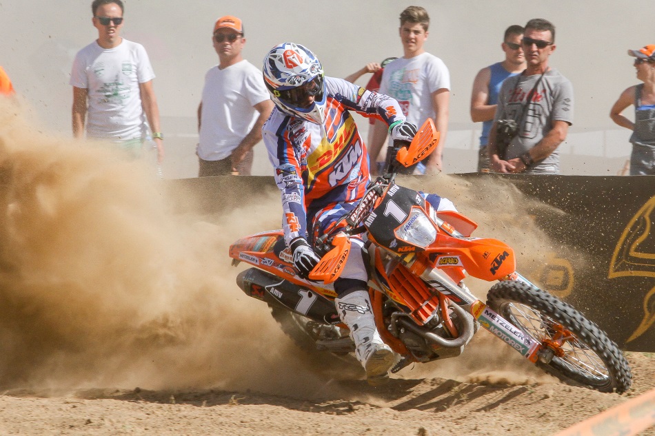 Laia compitiendo en el Mundial de Enduro.