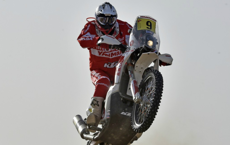 Salto de Gerard Farrés en el Merzouga Rally.