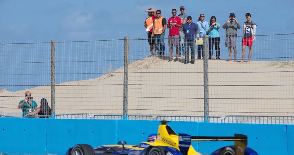 Los aficionados son la parte clave de los campeonatos.