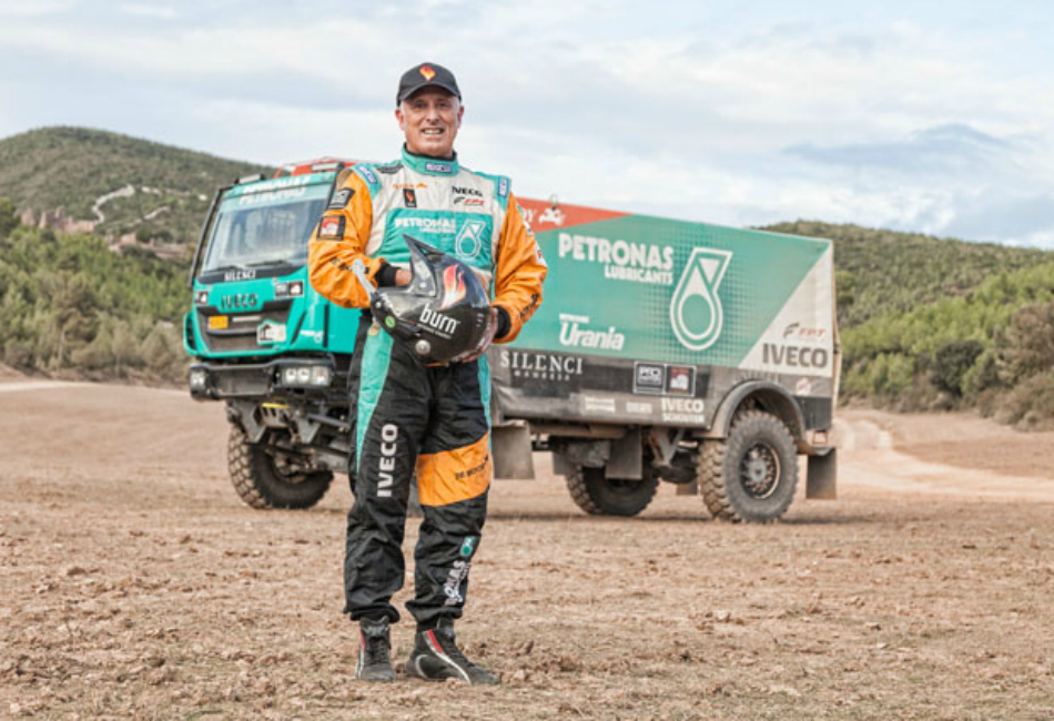 Gerard de Rooy junto a su Iveco.