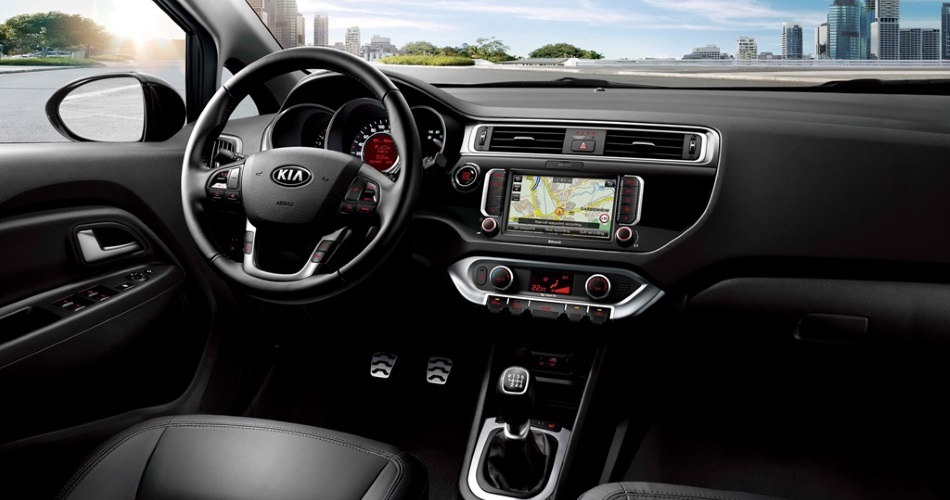 Nuevo salpicadero del Kia Rio 2016