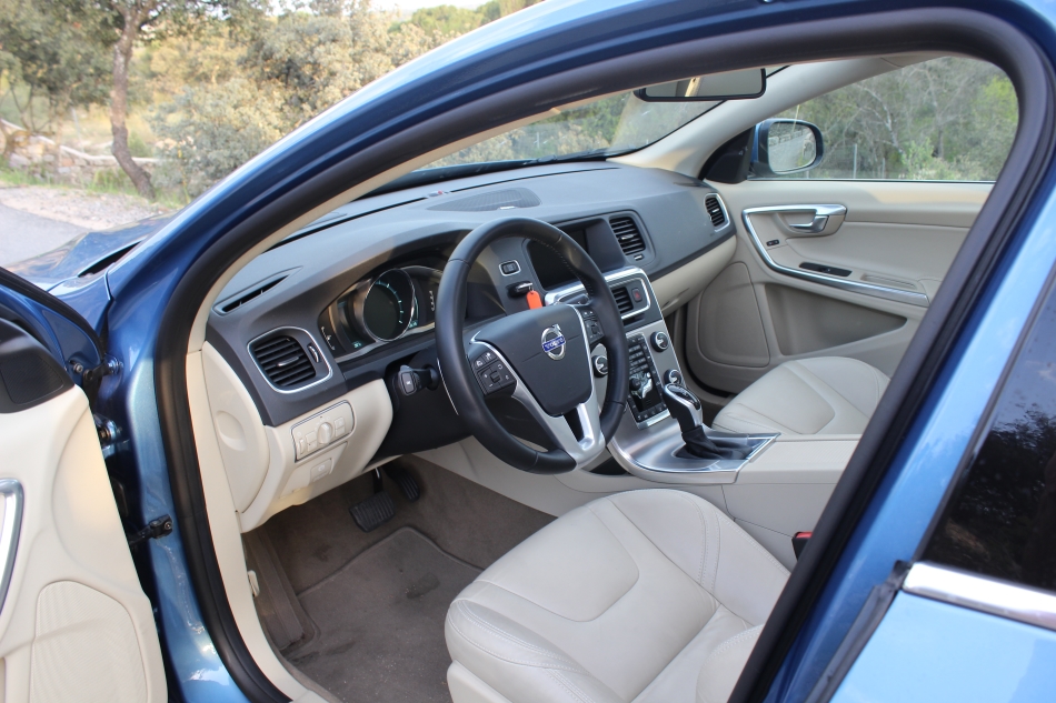 Interior de cuero beige del Volvo V60 D4
