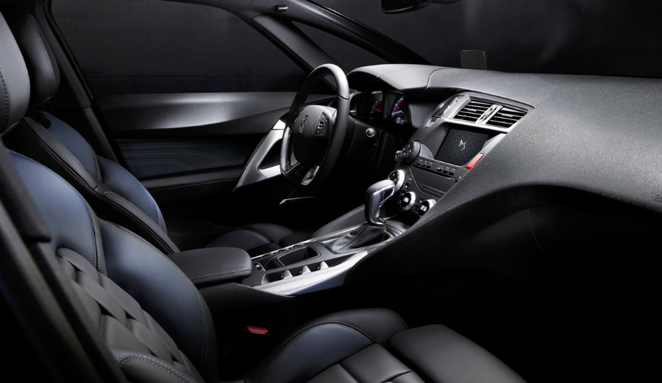 Interior de cuero del DS 5