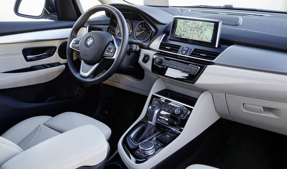 Interior del BMW 225xe PHEV