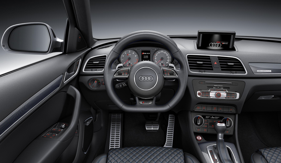 Interior de cuero negro del Audi RS Q3 Perfomance