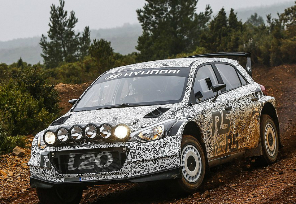 El Hyundai i20 R5, de test.