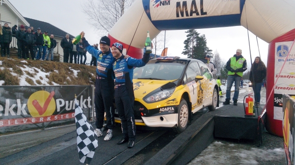 Ostberg y Floene celebran su triunfo.