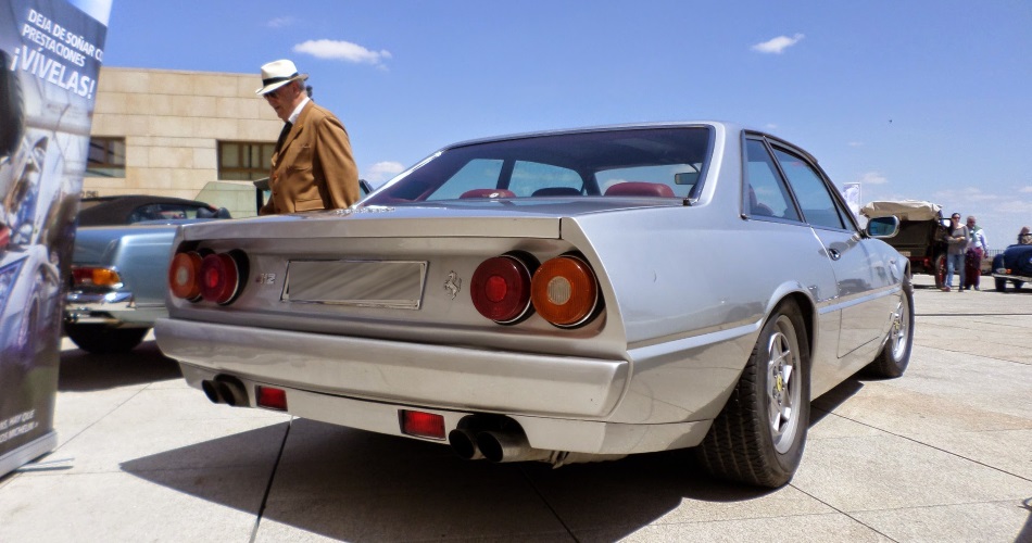 Ferrari 412