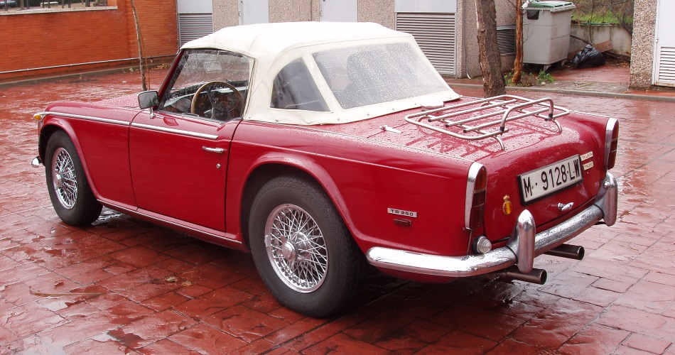 Triumph TR250