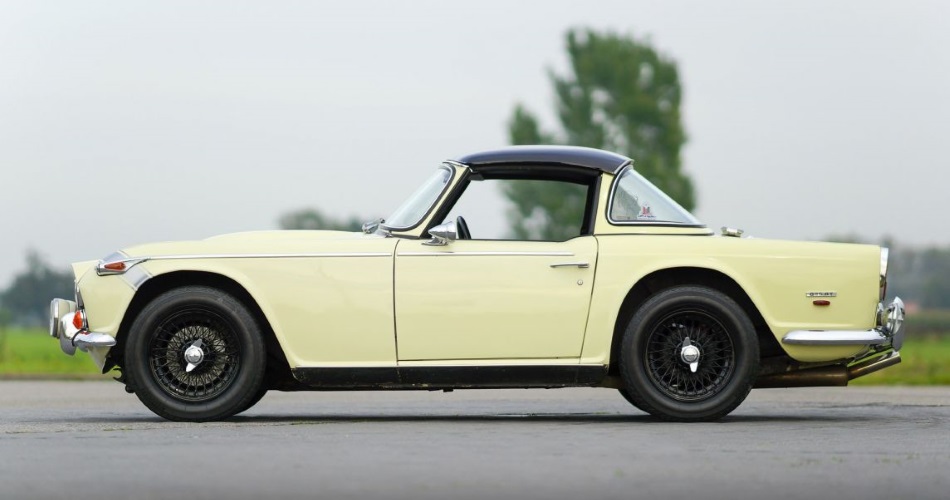 Triumph TR250