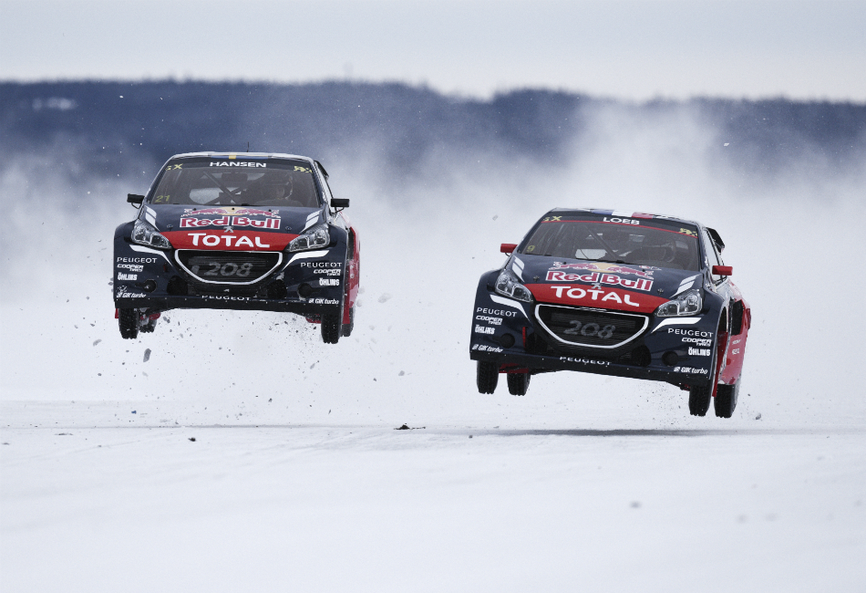 Loeb junto al 208 WRX.