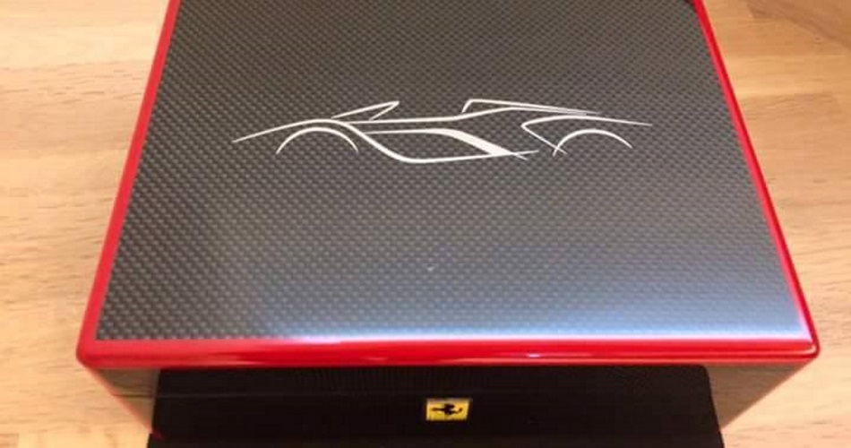 Imagen que confirma la llegada de al versión spyder del LaFerrari