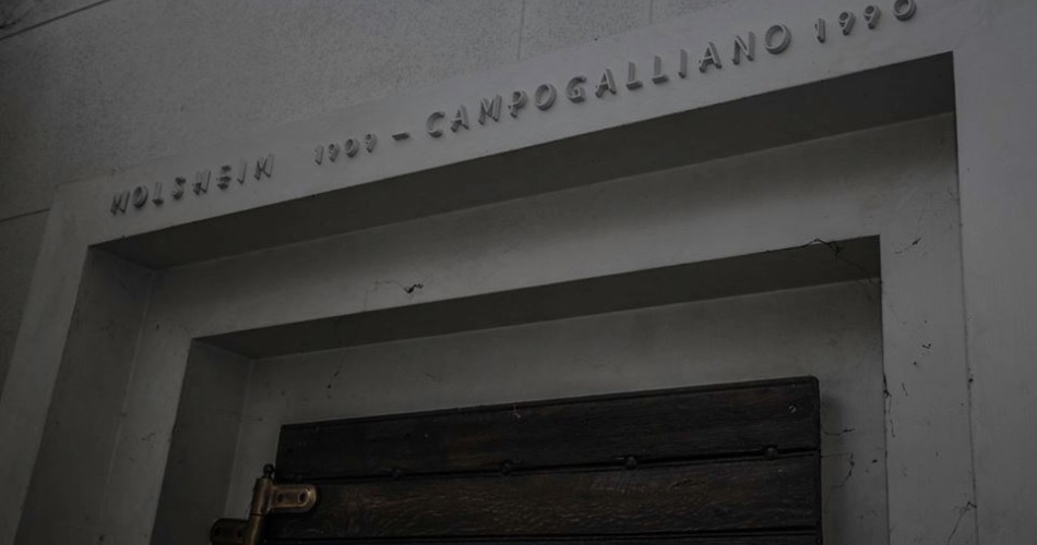 Puerta original del despacho de Ettore Bugatti