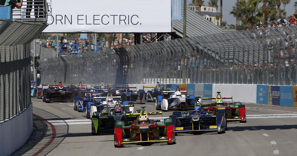 Pese a la buena salida de Bird Di Grassi ha conseguido afianzarse con el liderato de la carrera