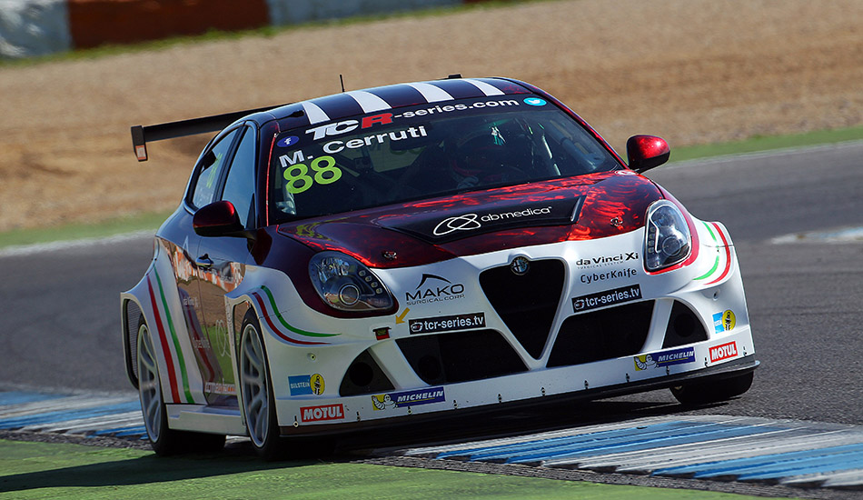 Michella Cerrutti con el Alfa Romeo TCR