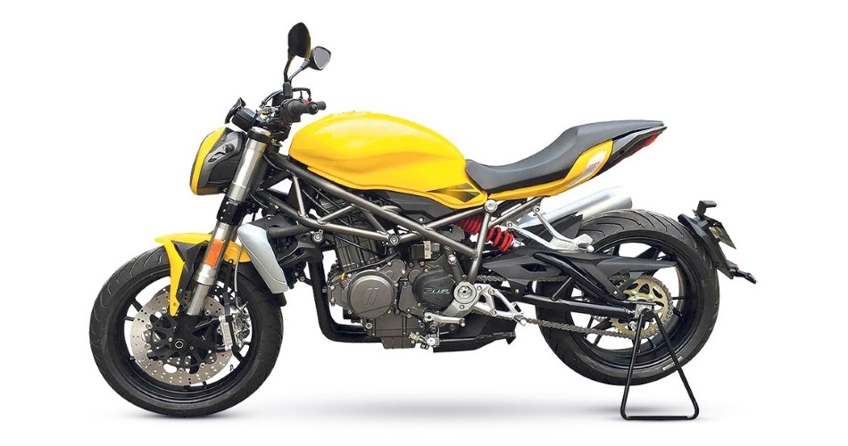Primera imagen de la nueva Benelli naked 750