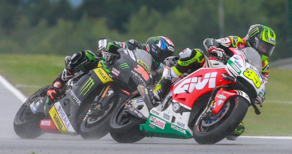 Cal Crutchlow seguido por Smith