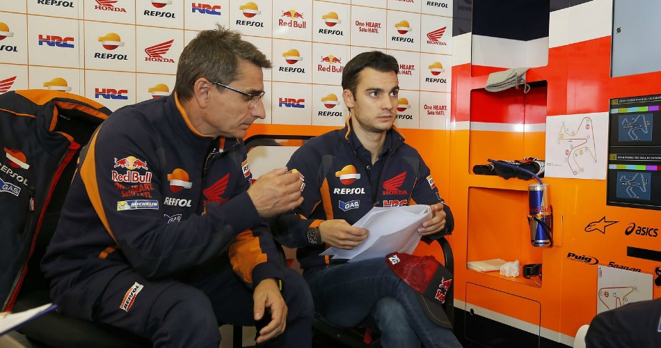 Dani Pedrosa en su box