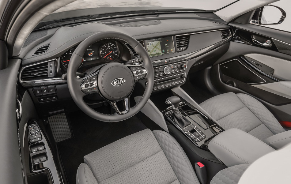 Cadenza 2017 interior