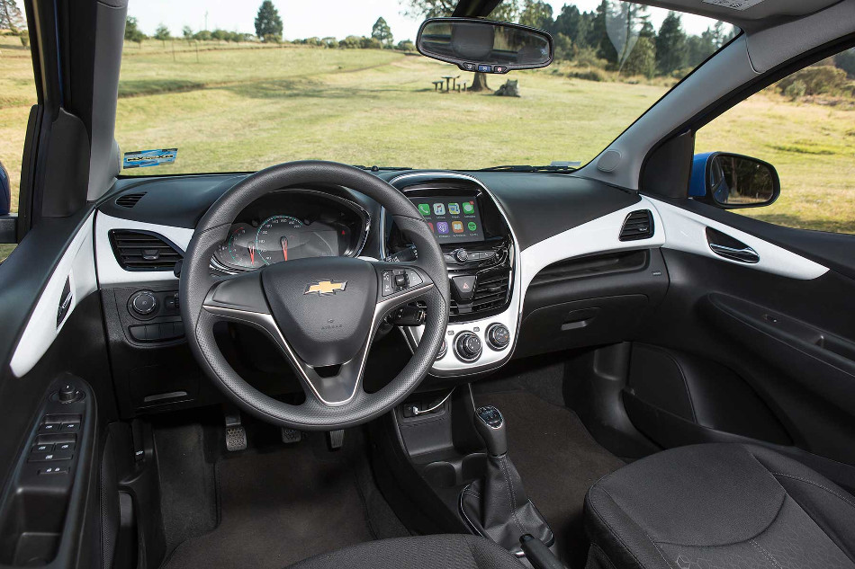 Spark Activ 2017 interior