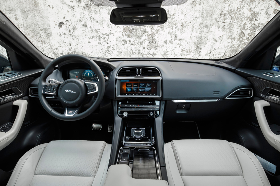 Jaguar F-Pace-2