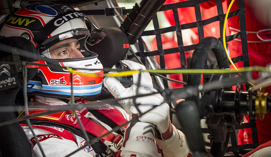 Pechito López en el habitáculo de su Citroën