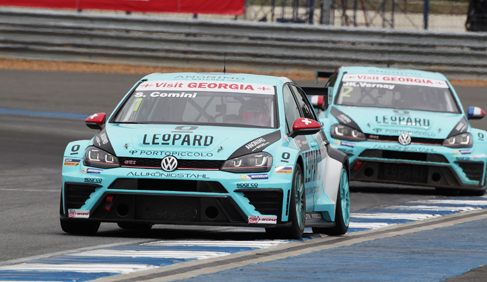 Stefano Comini por delante de Jean Karl Vernay