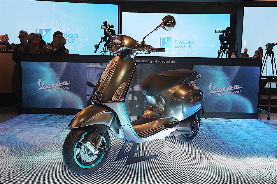 Vespa tamaño completo