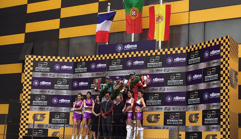 Pepe Oriola en el podio de Macao