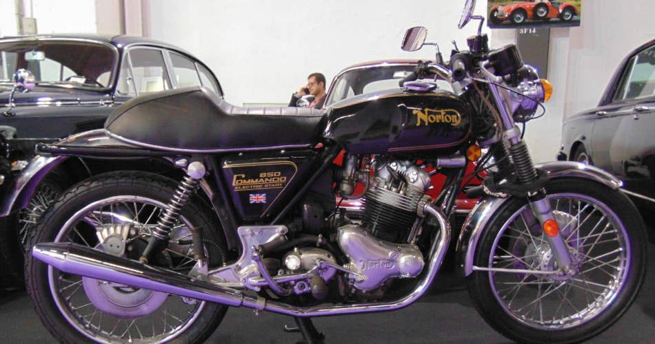 Norton Commando 850