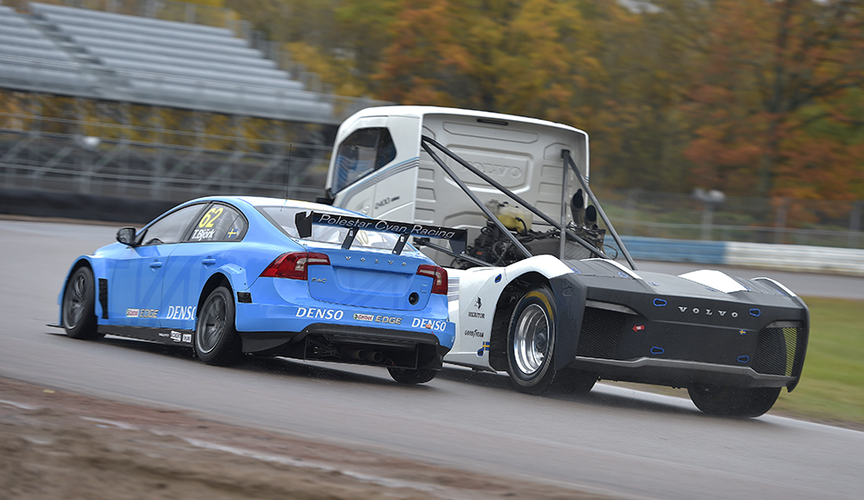 Volvo S60 TC1 vs The Iron Knight en Mantorp Park