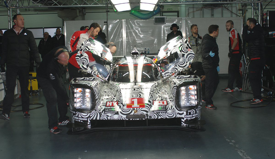 Equipo Porsche en acción en Motorland