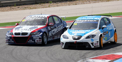 Pepe Oriola adelanta a Tom Coronel