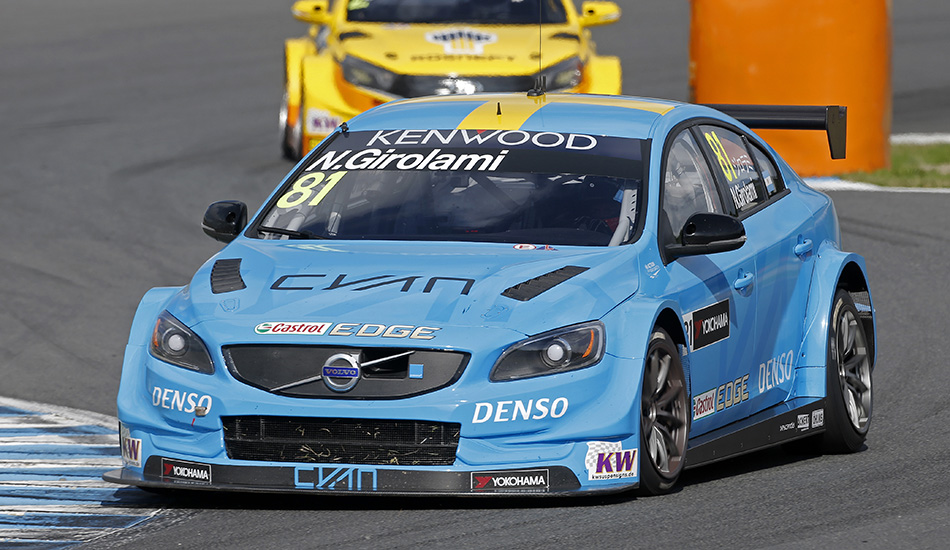 Nestor Girolami con el Volvo S60 TC1 en Motegi