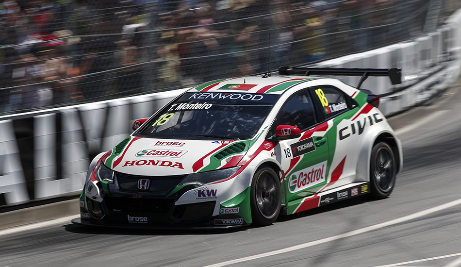Tiago Monteiro en la prueba del WTCC en Vila Real en 2016