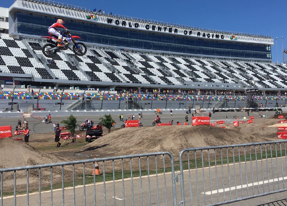 Daytona Supercross, calificación