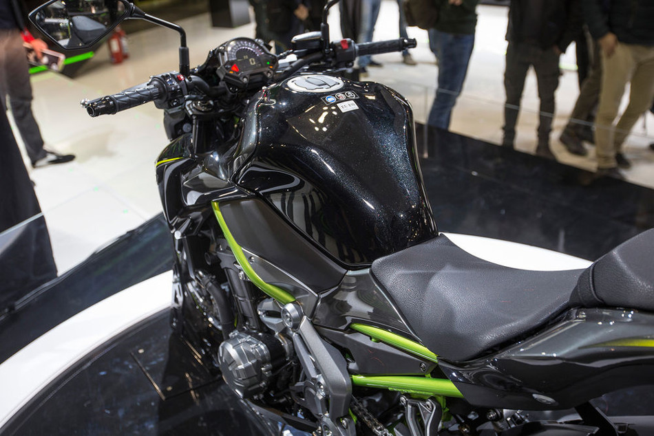 Z900-2